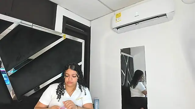 Rubyxht online show from November 21, 2025, 12:37 pm