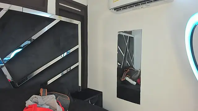 Rubyxht online show from October 12, 2025, 12:39 pm