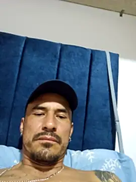 Iuver online show from February 13, 2026, 11:05 pm