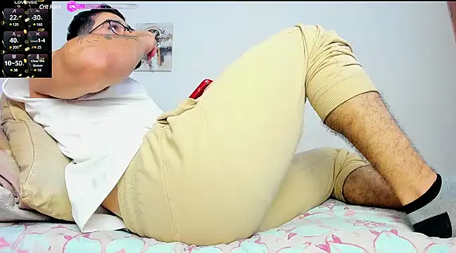 Snapshot of jeyco_santino chatting on March 11, 2025, 2:42 am jeyco santino online show from March 11, 2025, 2:42 am