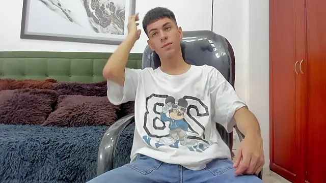 Johann sex online show from February 18, 2026, 5:09 pm