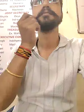 Snapshot of yourindianfellow chatting on May 1, 2026, 5:12 am yourindianfellow online show from May 1, 2026, 5:12 am