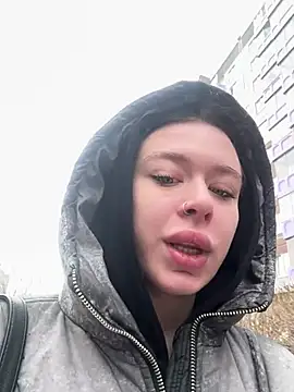 AlishaPrettyBlade online show from March 21, 2026, 5:52 am