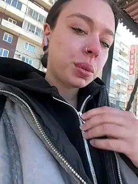 AlishaPrettyBlade online show from April 7, 2026, 3:41 am