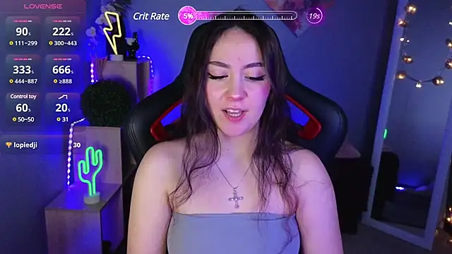 AshleySkott  online show from February 24, 2025, 10:26 am