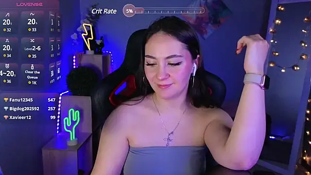 AshleySkott  online show from February 24, 2025, 1:31 pm