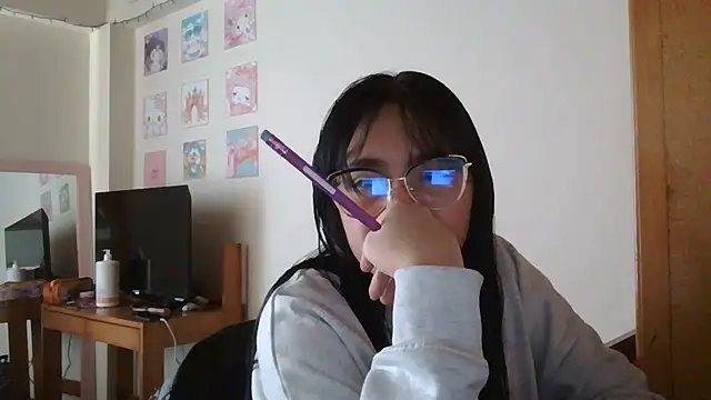 Arielle lov online show from November 3, 2025, 9:40 pm