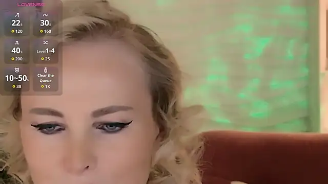 Snapshot of Sandra_Kind chatting on July 21, 2026, 5:31 am Sandra Kind online show from July 21, 2026, 5:31 am