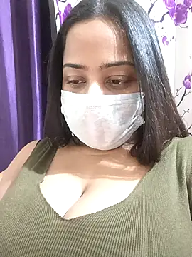 COZY ROZI online show from October 18, 2025, 8:00 pm