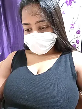 COZY ROZI online show from September 13, 2025, 5:13 pm