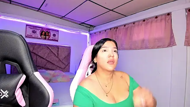 Cristal Smith20 online show from June 19, 2026, 11:38 am