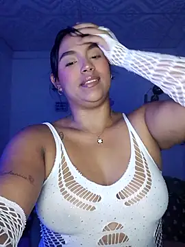 victoria roussee online show from February 5, 2026, 5:47 am