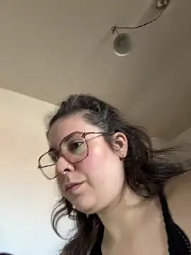 Rosiee69  online show from March 18, 2025, 4:39 pm