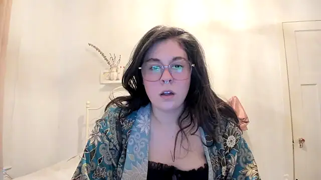 Rosiee69  online show from February 22, 2025, 10:09 pm