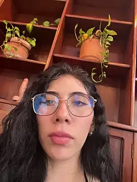 Alice surprise online show from March 8, 2025, 8:35 pm