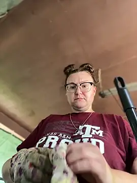 HTXBELLE online show from April 10, 2026, 5:09 pm