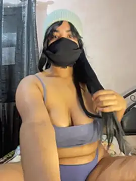 Snapshot of Louli_ta chatting on February 7, 2026, 7:33 pm Louli ta online show from February 7, 2026, 7:33 pm