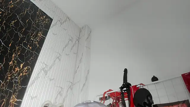 Guxplo  online show from February 25, 2026, 2:50 pm