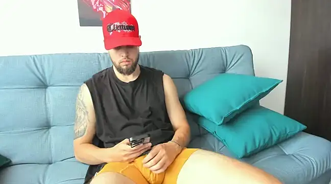 bastianwatson10 online show from March 13, 2025, 5:07 pm