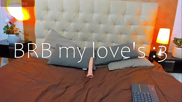 iiangel  online show from March 15, 2025, 6:14 am