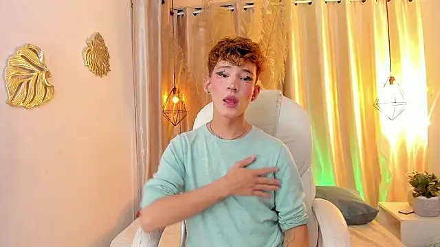 iiangel  online show from September 12, 2025, 3:06 am