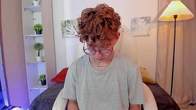 iiangel  online show from December 2, 2025, 3:52 am