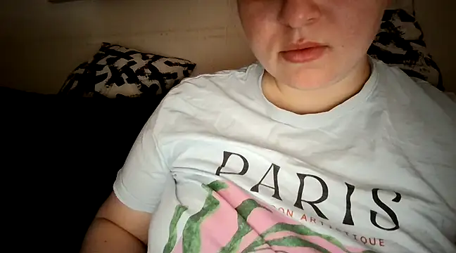 Snapshot of KamillaLaLove chatting on February 25, 2025, 9:09 am KamillaLaLove online show from February 25, 2025, 9:09 am