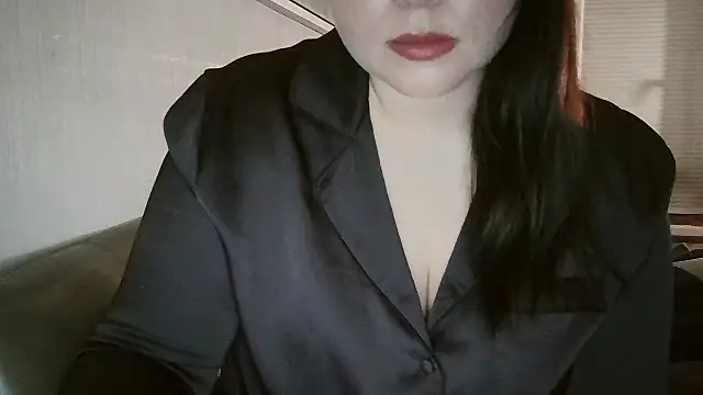 Snapshot of KamillaLaLove chatting on October 1, 2025, 8:57 pm KamillaLaLove online show from October 1, 2025, 8:57 pm