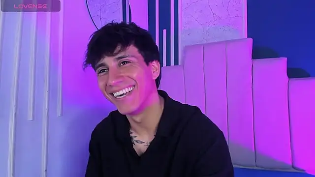 Allex Cano online show from November 12, 2025, 3:43 am