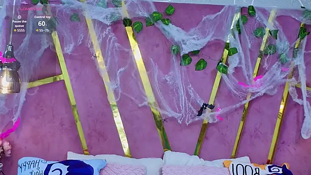 EmmyCortez online show from October 24, 2025, 11:42 am