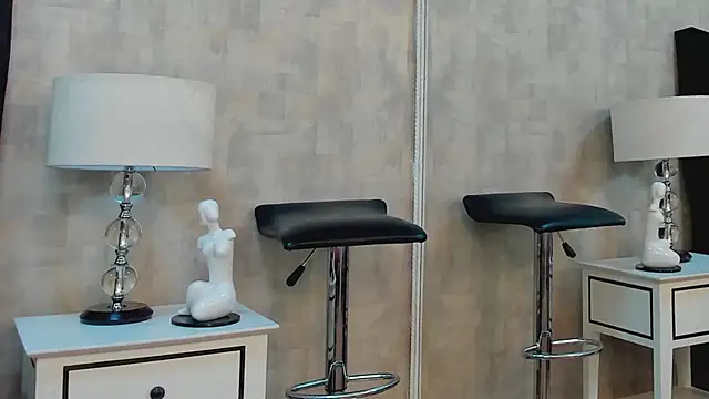 NahomyCarther online show from April 10, 2026, 11:45 pm