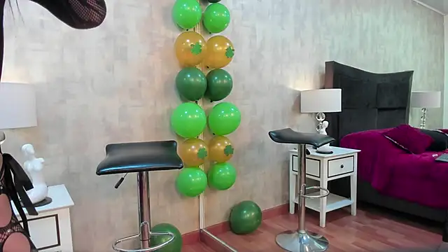 NahomyCarther online show from March 22, 2026, 10:33 pm