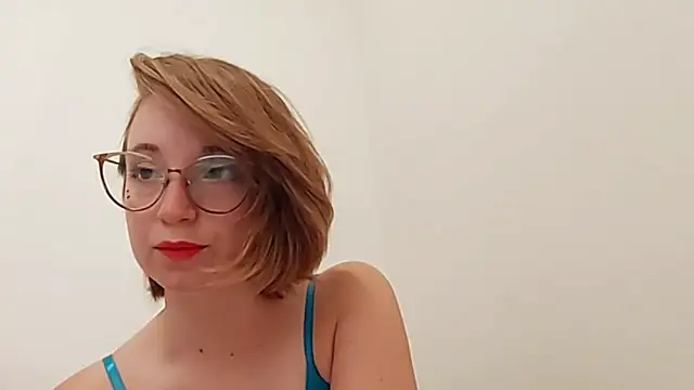 Snapshot of Elise_Nyx chatting on September 9, 2025, 2:37 pm Elise Nyx online show from September 9, 2025, 2:37 pm