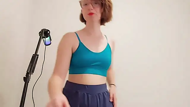 Snapshot of Elise_Nyx chatting on October 10, 2025, 11:44 am Elise Nyx online show from October 10, 2025, 11:44 am