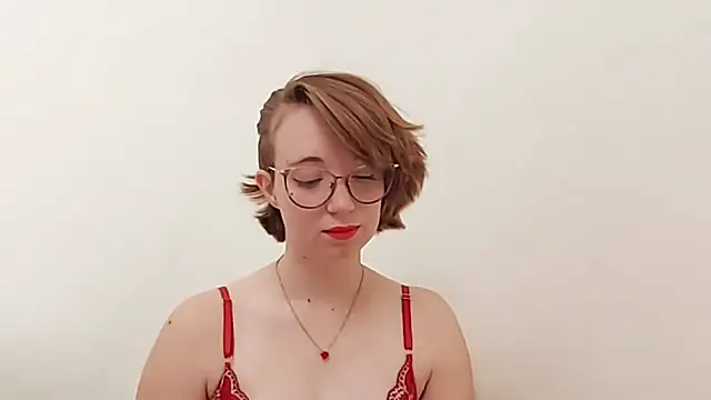 Snapshot of Elise_Nyx chatting on October 2, 2025, 12:41 pm Elise Nyx online show from October 2, 2025, 12:41 pm