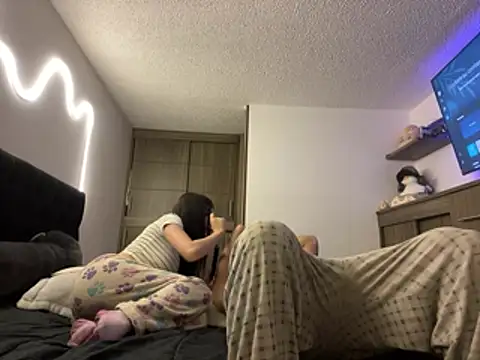 DesireLuxe online show from January 16, 2026, 7:45 am