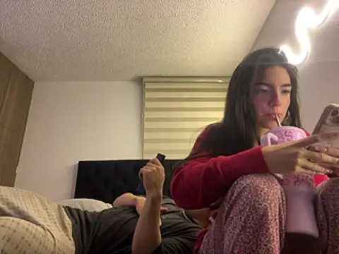 DesireLuxe online show from March 21, 2026, 8:41 am