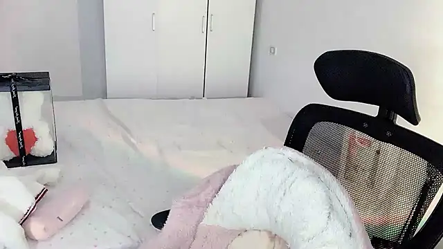 Annnnqi-77 online show from October 23, 2025, 8:13 am