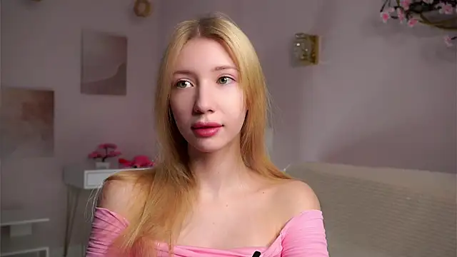 SunnivaCovil online show from March 12, 2026, 2:43 pm