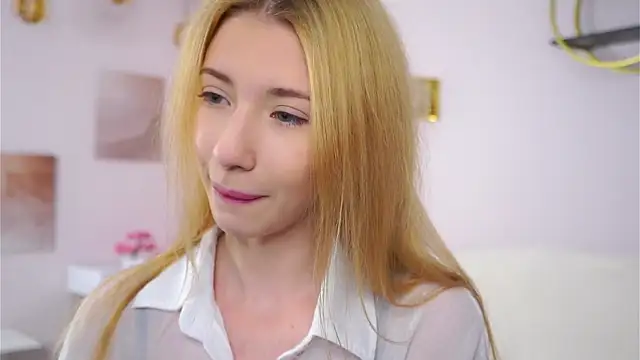 SunnivaCovil online show from February 10, 2026, 2:38 pm