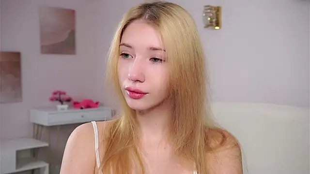 SunnivaCovil online show from March 8, 2026, 3:26 pm