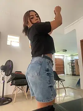 Snapshot of zoe_mount chatting on October 2, 2025, 6:11 pm zoe mount online show from October 2, 2025, 6:11 pm