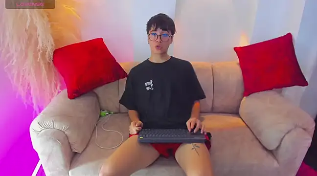 Snapshot of liam_orion chatting on March 19, 2025, 8:22 pm liam orion online show from March 19, 2025, 8:22 pm