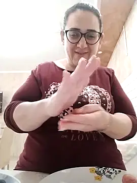 Dolcecurvy online show from April 26, 2026, 9:39 am