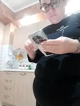 Dolcecurvy online show from April 1, 2026, 1:23 pm