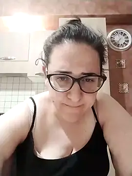 Dolcecurvy online show from April 15, 2026, 9:37 pm