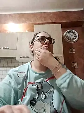 Dolcecurvy online show from April 2, 2026, 9:10 pm