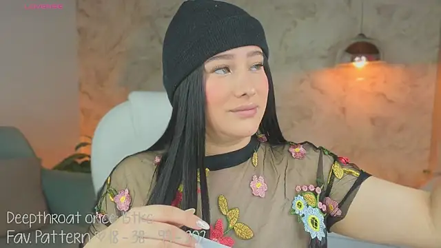 Snapshot of Leaa_Cox chatting on October 7, 2025, 3:18 am Leaa Cox online show from October 7, 2025, 3:18 am