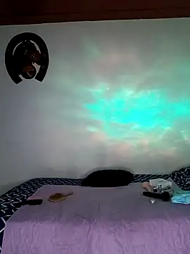 Snapshot of Liaah_0 chatting on February 19, 2025, 10:42 pm Liaah 0 online show from February 19, 2025, 10:42 pm