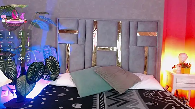 Tyla Ks online show from December 5, 2025, 7:45 pm